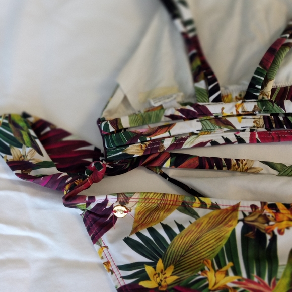 Swim wear - Picture 4 of 9